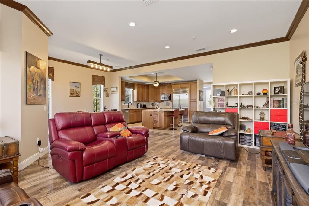 For Sale: $499,000 (3 beds, 3 baths, 2399 Square Feet)