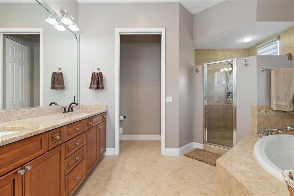 For Sale: $499,000 (3 beds, 3 baths, 2399 Square Feet)