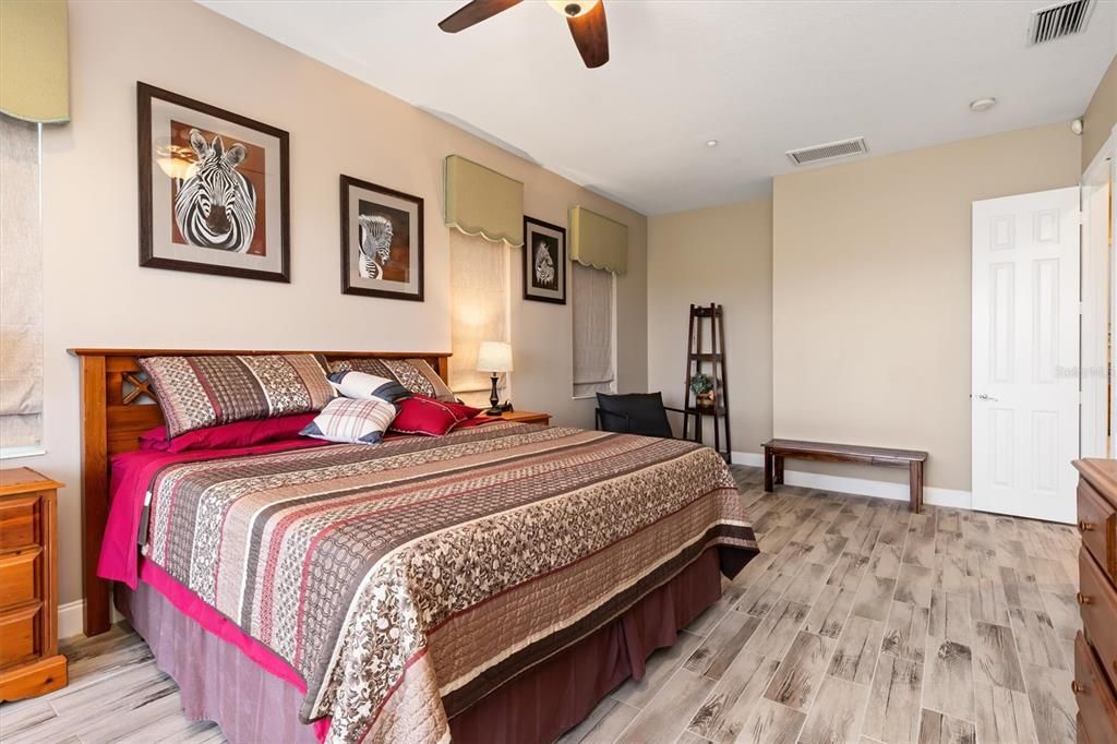 For Sale: $499,000 (3 beds, 3 baths, 2399 Square Feet)