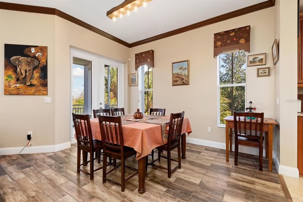 For Sale: $499,000 (3 beds, 3 baths, 2399 Square Feet)