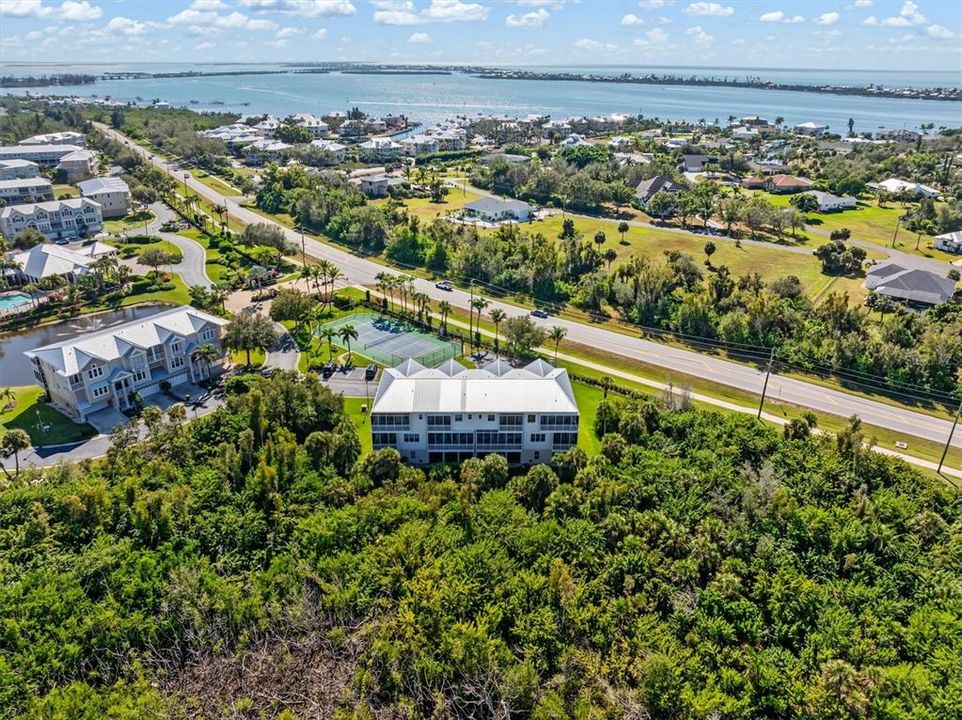 For Sale: $499,000 (3 beds, 3 baths, 2399 Square Feet)