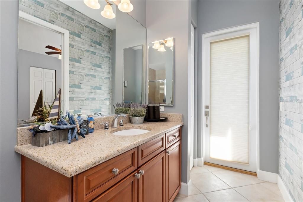 For Sale: $499,000 (3 beds, 3 baths, 2399 Square Feet)