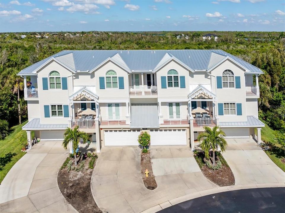 For Sale: $499,000 (3 beds, 3 baths, 2399 Square Feet)