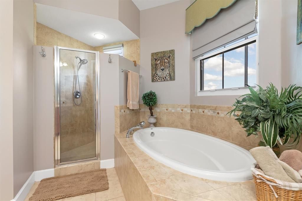 For Sale: $499,000 (3 beds, 3 baths, 2399 Square Feet)