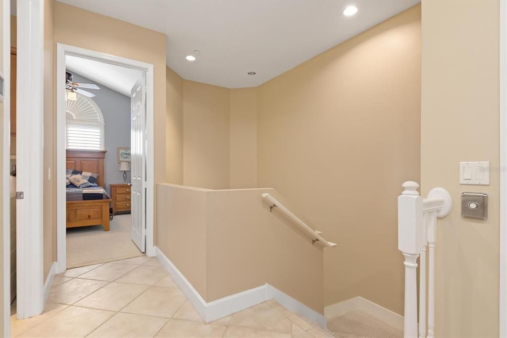 For Sale: $499,000 (3 beds, 3 baths, 2399 Square Feet)