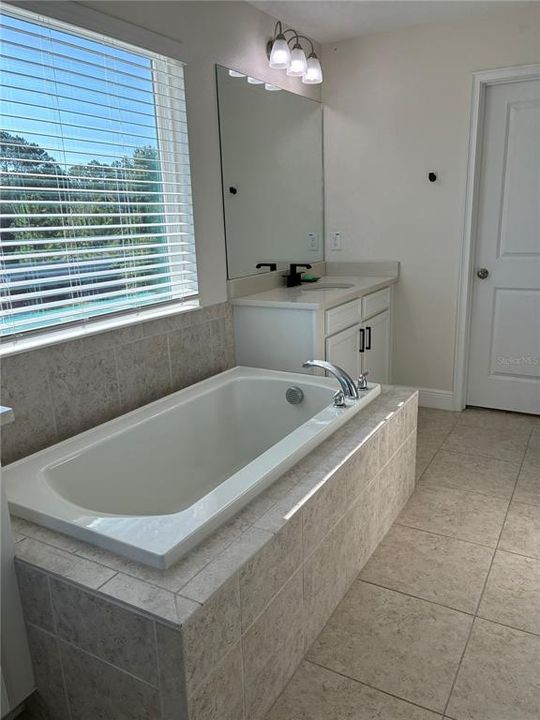 For Sale: $489,000 (4 beds, 3 baths, 2618 Square Feet)