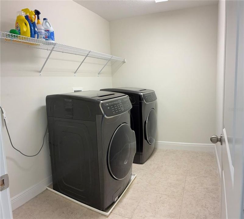 For Sale: $489,000 (4 beds, 3 baths, 2618 Square Feet)