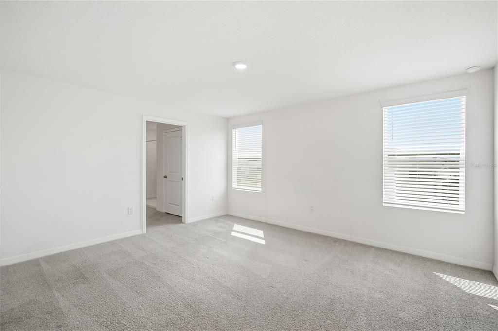 For Rent: $2,750 (4 beds, 2 baths, 2305 Square Feet)