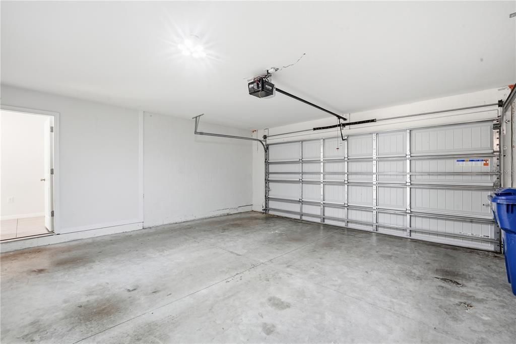 For Rent: $2,750 (4 beds, 2 baths, 2305 Square Feet)