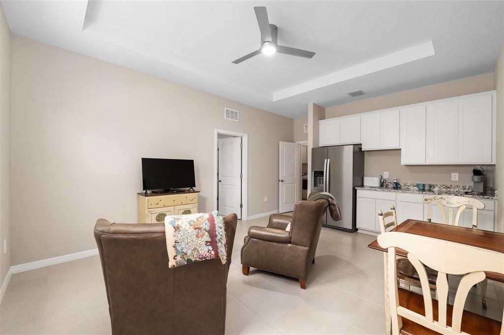 En Venta: $569,900 (4 camas, 3 baños, 2843 Pies cuadrados)