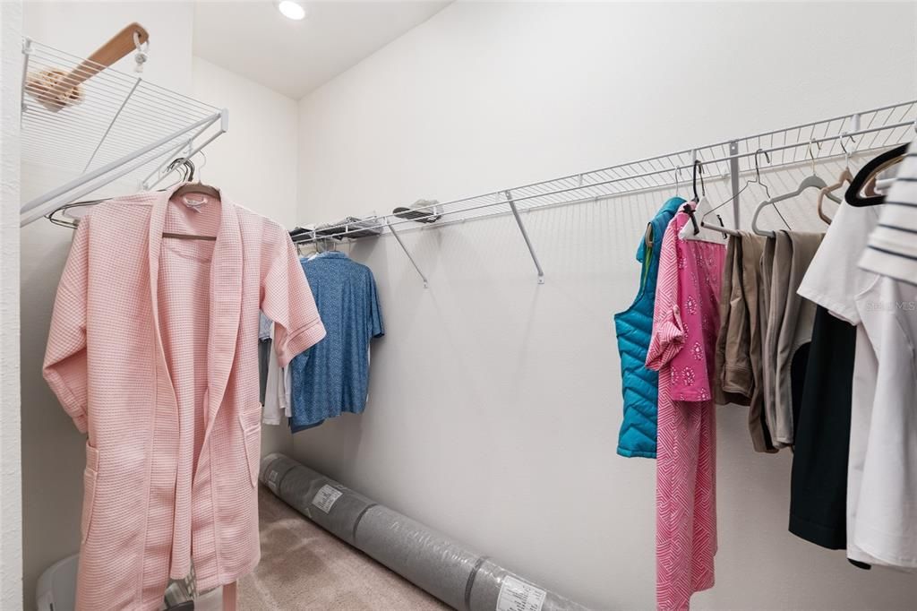 En Venta: $569,900 (4 camas, 3 baños, 2843 Pies cuadrados)