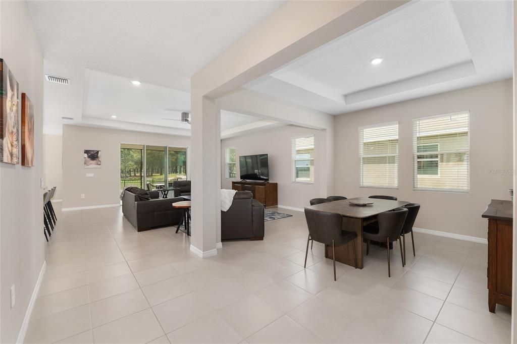 En Venta: $569,900 (4 camas, 3 baños, 2843 Pies cuadrados)