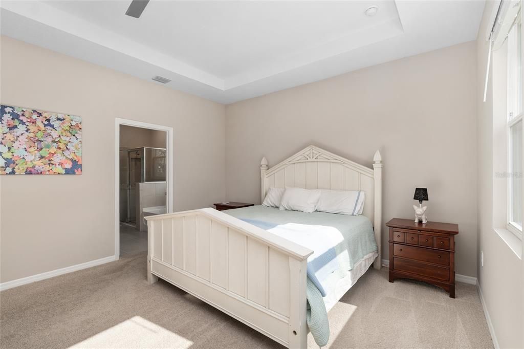 En Venta: $569,900 (4 camas, 3 baños, 2843 Pies cuadrados)