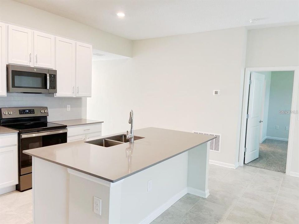 For Sale: $338,000 (3 beds, 2 baths, 1560 Square Feet)