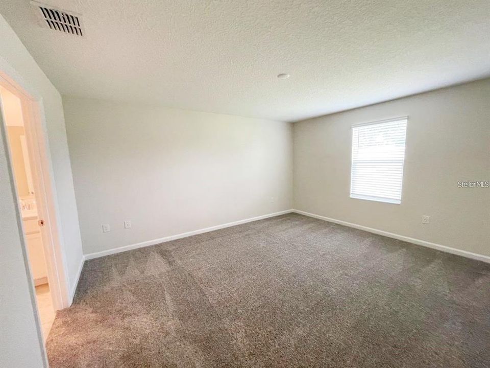 For Sale: $338,000 (3 beds, 2 baths, 1560 Square Feet)