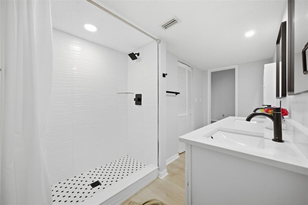En Venta: $220,000 (2 camas, 2 baños, 1000 Pies cuadrados)