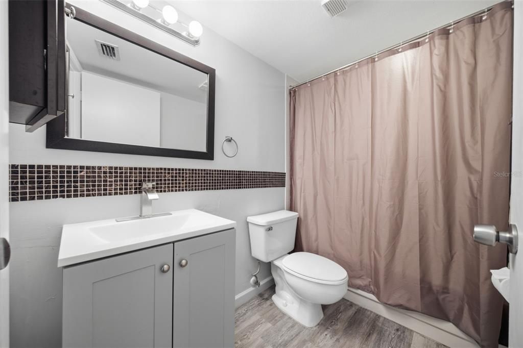 En Venta: $220,000 (2 camas, 2 baños, 1000 Pies cuadrados)