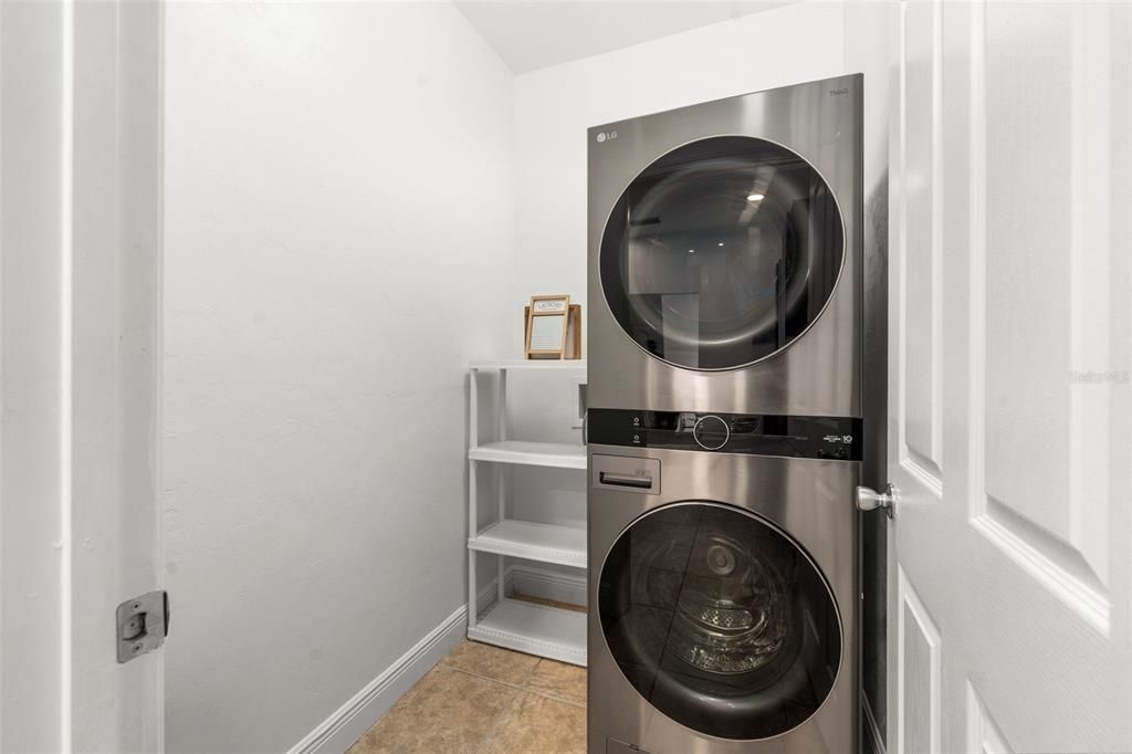 En Venta: $335,000 (3 camas, 2 baños, 1402 Pies cuadrados)