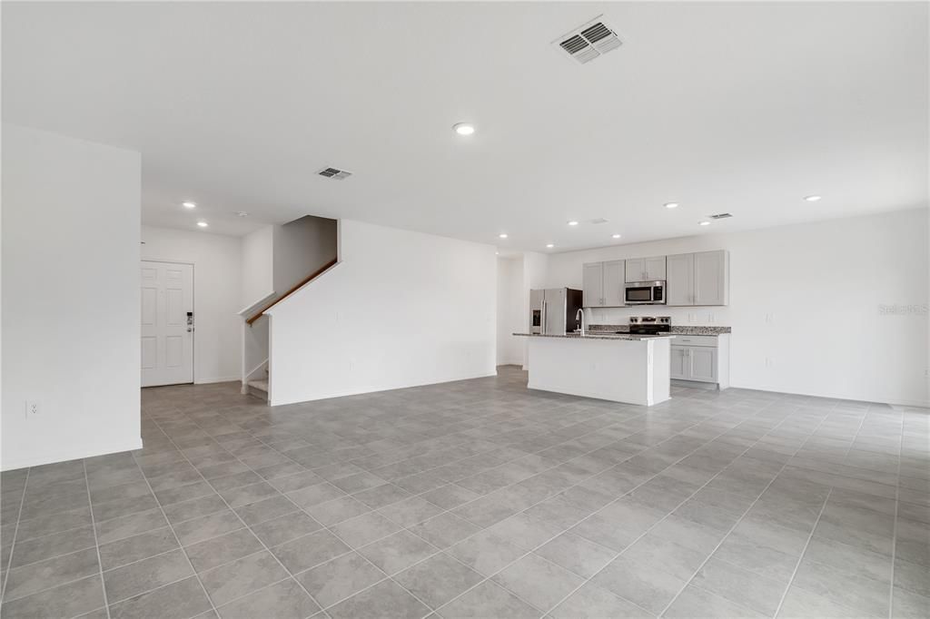 For Rent: $2,200 (3 beds, 2 baths, 1853 Square Feet)
