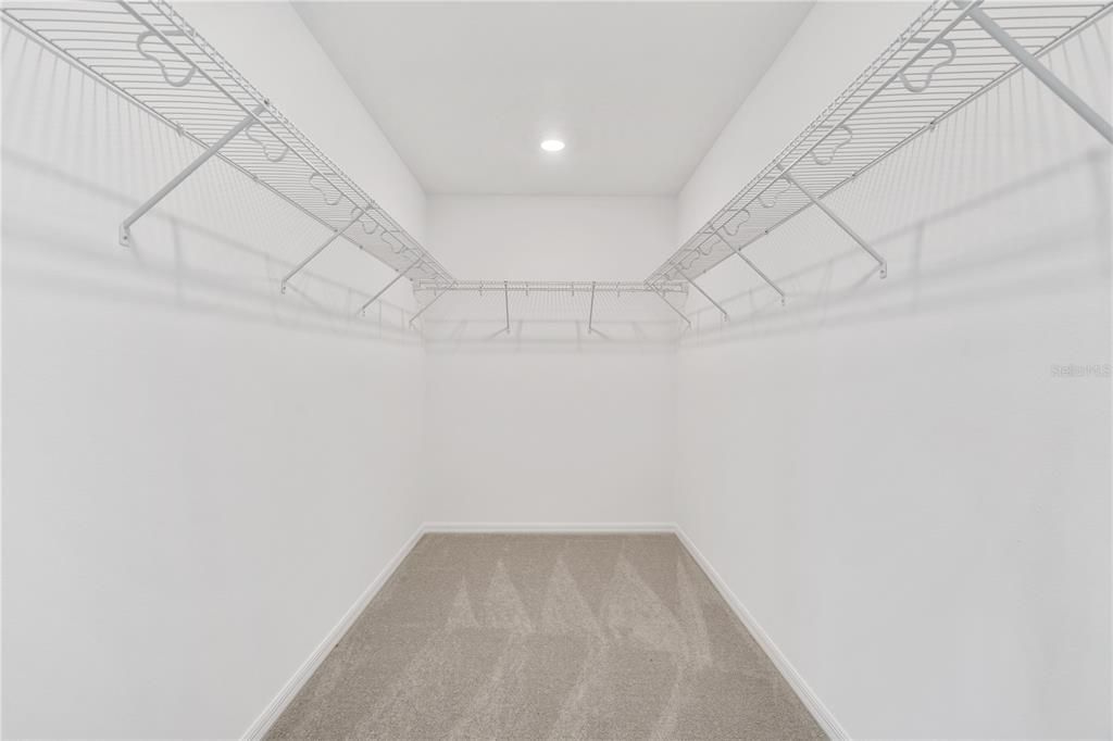 For Rent: $2,200 (3 beds, 2 baths, 1853 Square Feet)