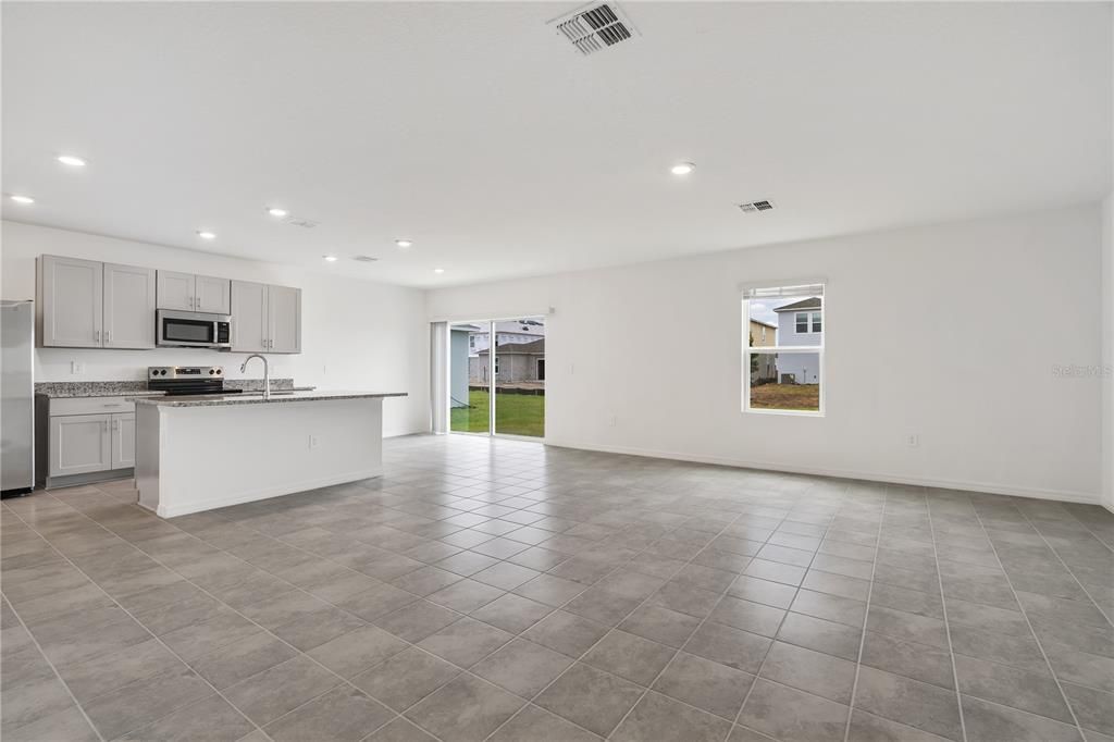 For Rent: $2,200 (3 beds, 2 baths, 1853 Square Feet)