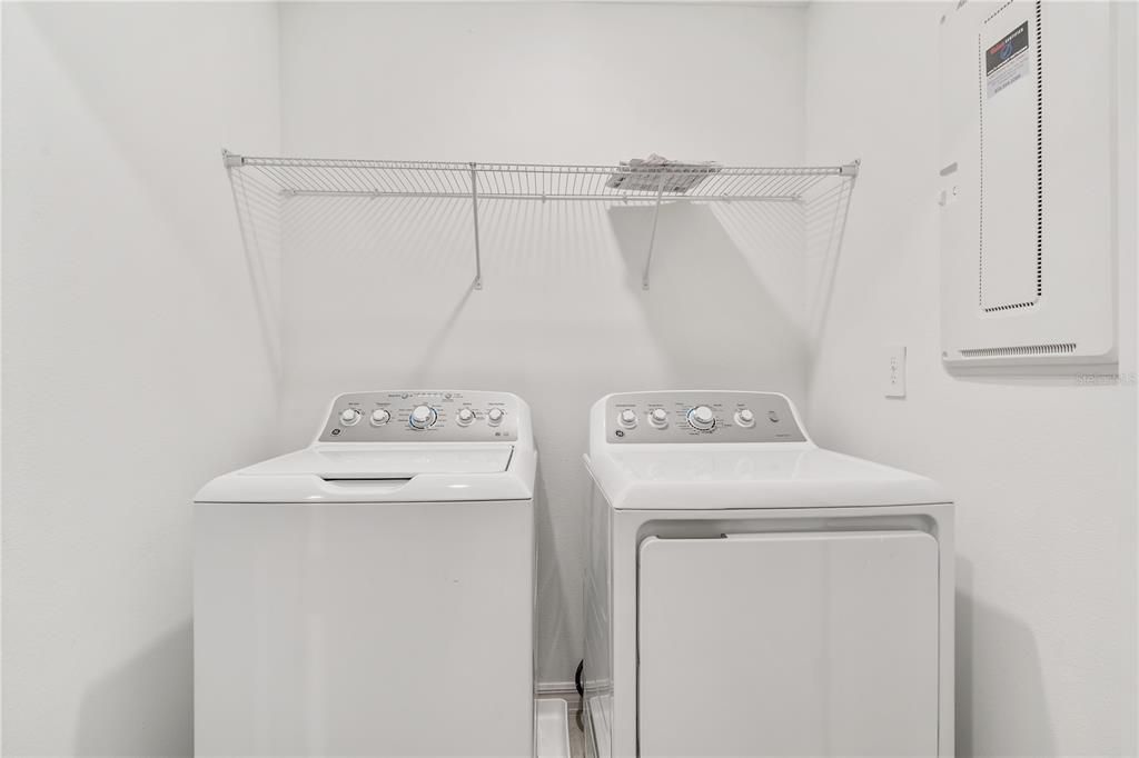For Rent: $2,200 (3 beds, 2 baths, 1853 Square Feet)