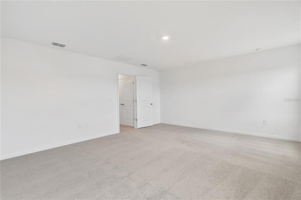 For Rent: $2,200 (3 beds, 2 baths, 1853 Square Feet)