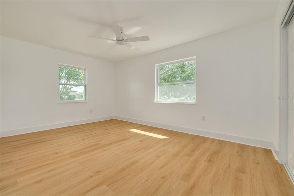 For Sale: $495,000 (3 beds, 2 baths, 1375 Square Feet)