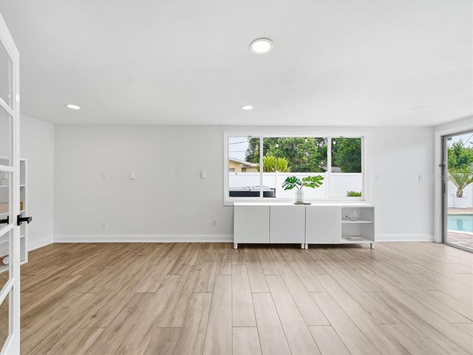 En Venta: $574,900 (3 camas, 2 baños, 1974 Pies cuadrados)