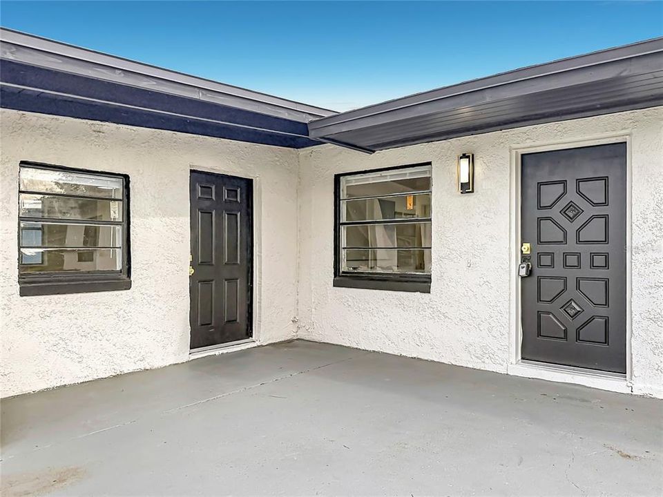 For Sale: $275,000 (5 beds, 2 baths, 1316 Square Feet)