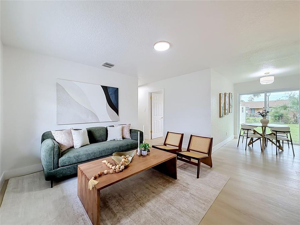 For Sale: $275,000 (5 beds, 2 baths, 1316 Square Feet)