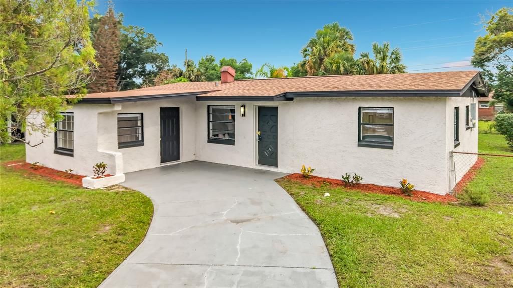 For Sale: $275,000 (5 beds, 2 baths, 1316 Square Feet)