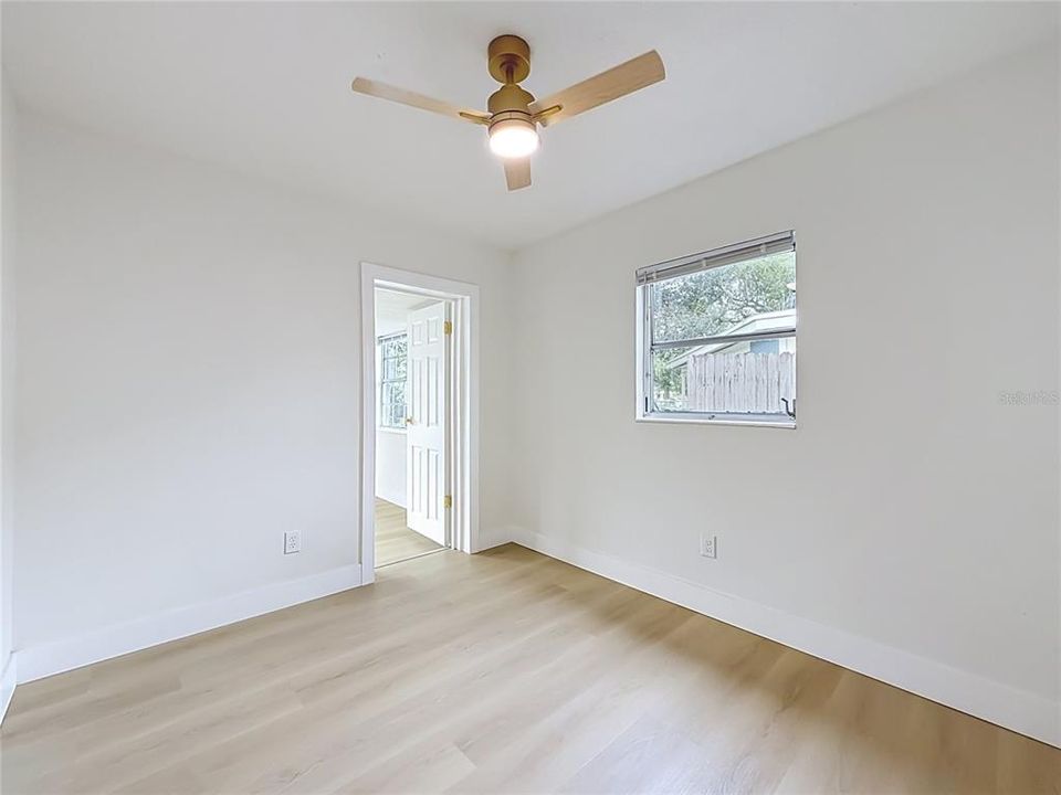 For Sale: $275,000 (5 beds, 2 baths, 1316 Square Feet)
