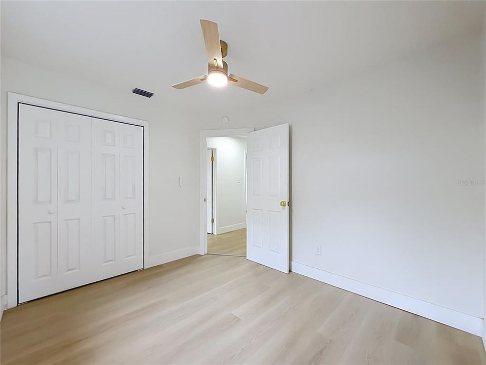 For Sale: $275,000 (5 beds, 2 baths, 1316 Square Feet)