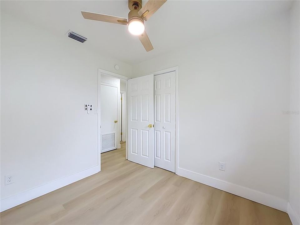 For Sale: $275,000 (5 beds, 2 baths, 1316 Square Feet)