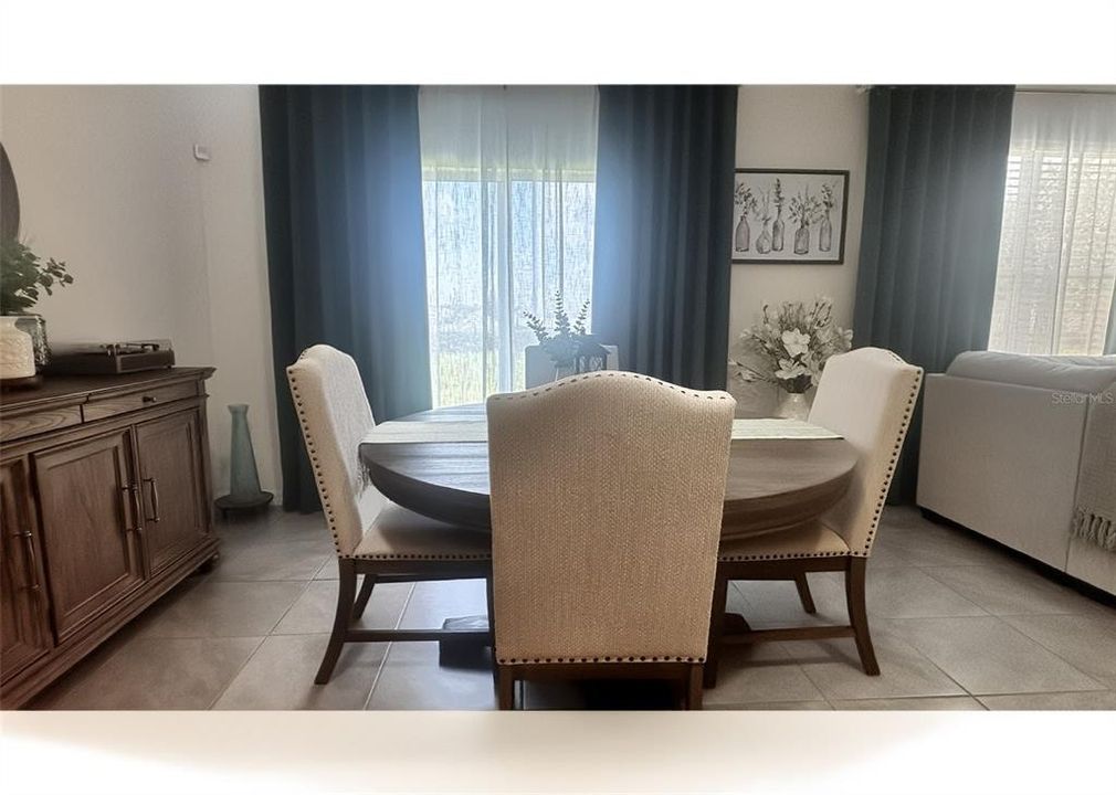 En Venta: $515,000 (5 camas, 3 baños, 2841 Pies cuadrados)