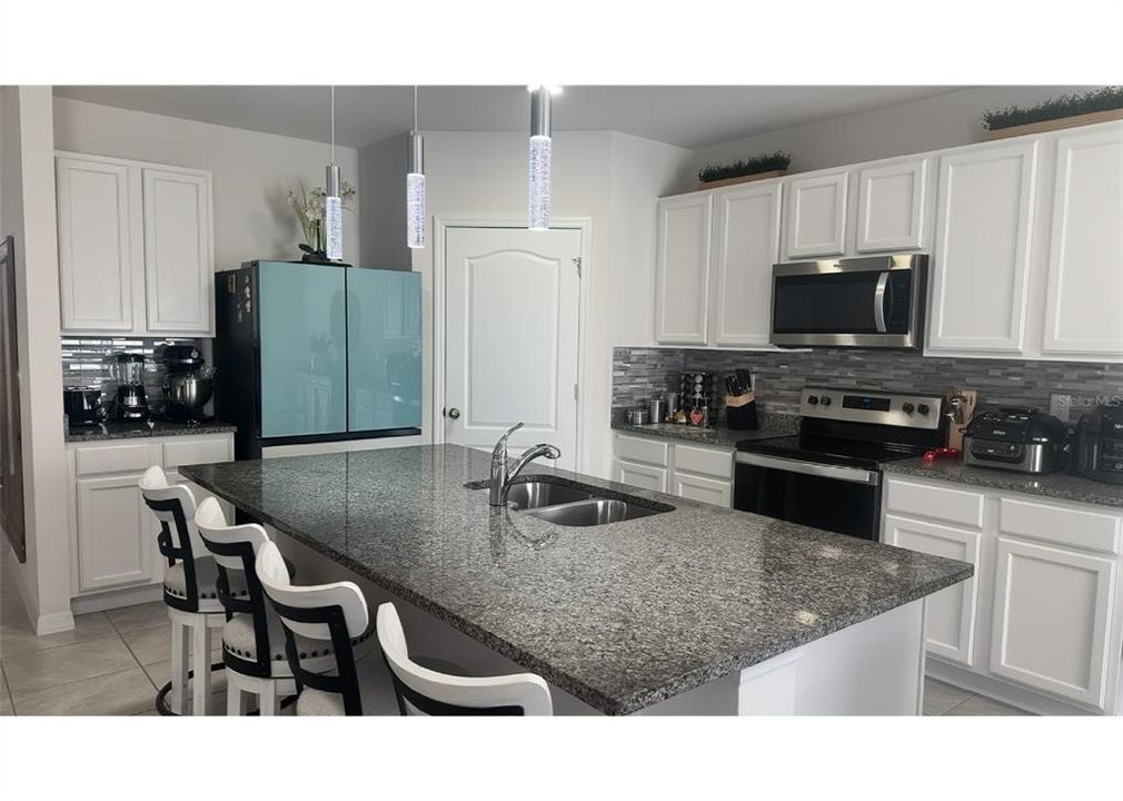 En Venta: $515,000 (5 camas, 3 baños, 2841 Pies cuadrados)
