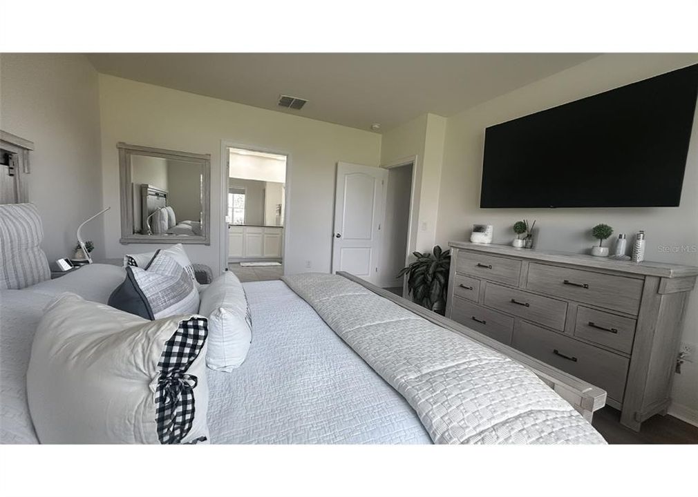 En Venta: $515,000 (5 camas, 3 baños, 2841 Pies cuadrados)