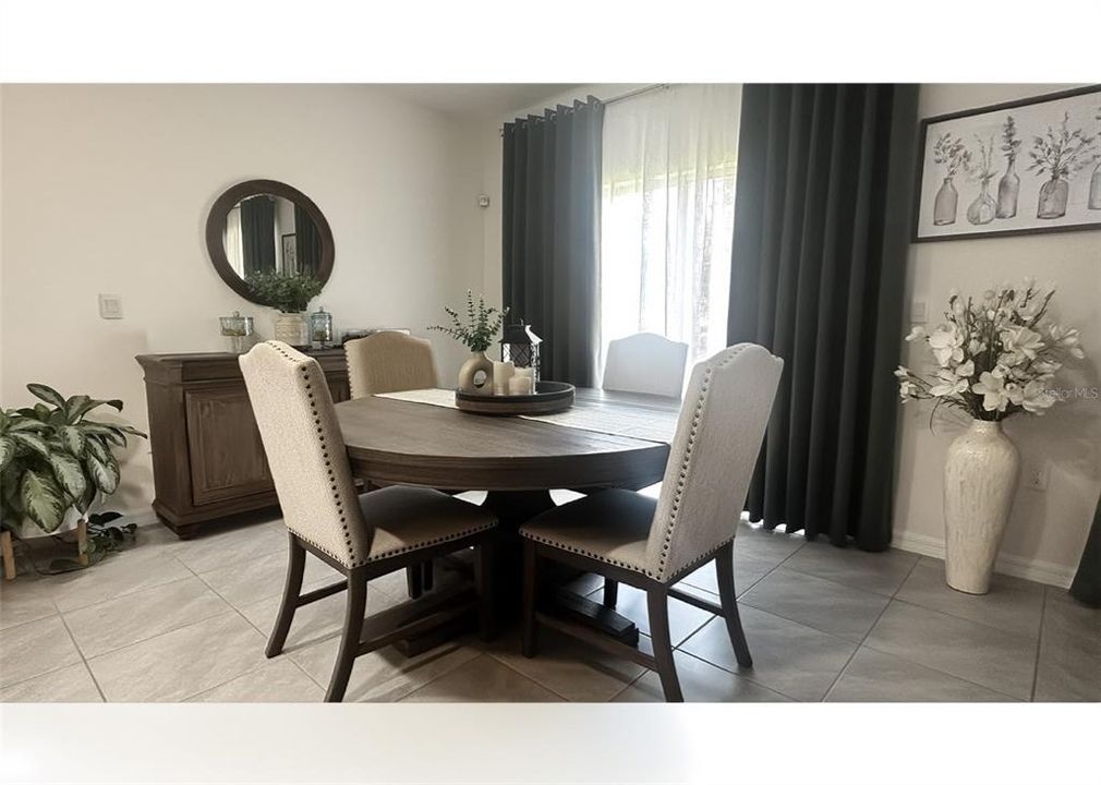 En Venta: $515,000 (5 camas, 3 baños, 2841 Pies cuadrados)