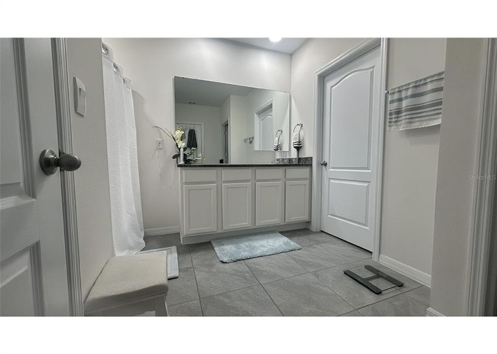 En Venta: $515,000 (5 camas, 3 baños, 2841 Pies cuadrados)