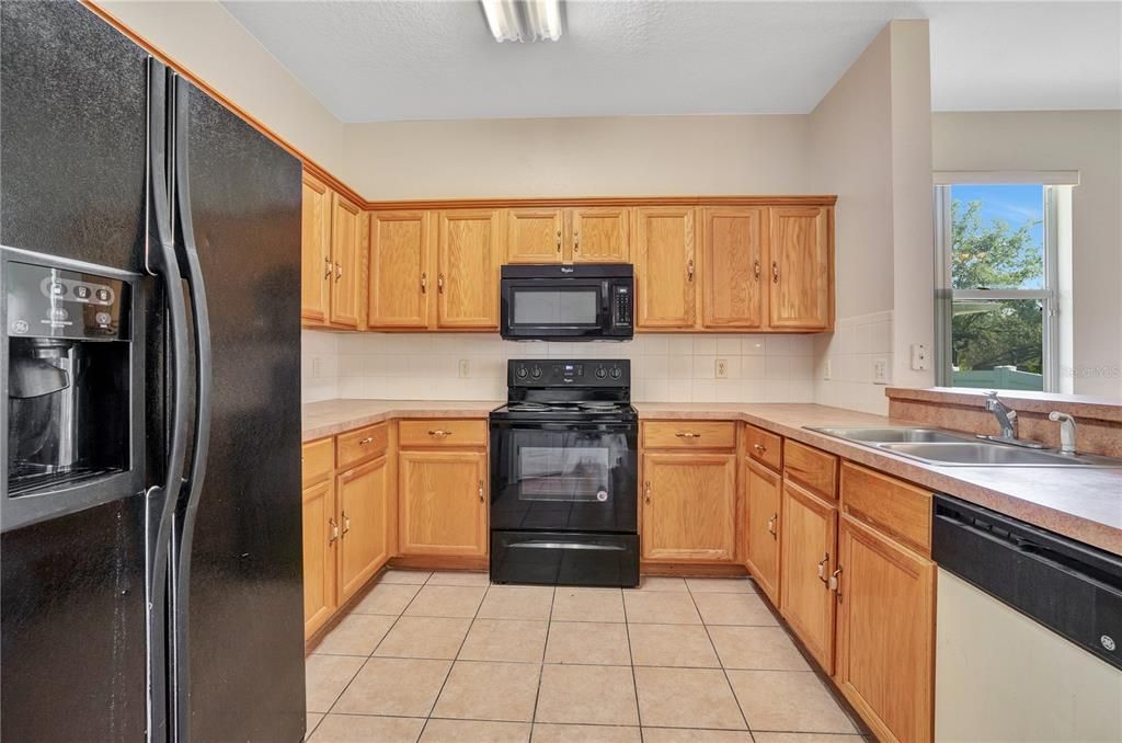 En Renta: $2,395 (4 camas, 2 baños, 2085 Pies cuadrados)