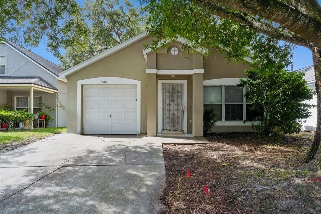 For Rent: $1,900 (3 beds, 2 baths, 1038 Square Feet)