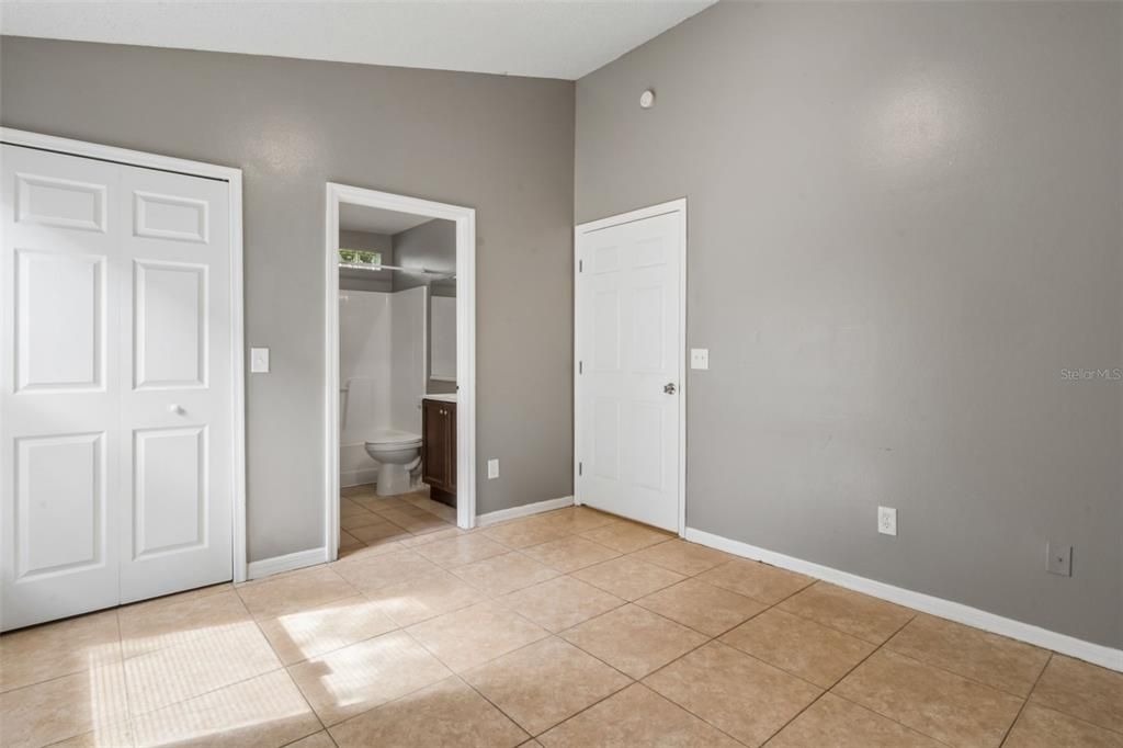 For Rent: $1,900 (3 beds, 2 baths, 1038 Square Feet)