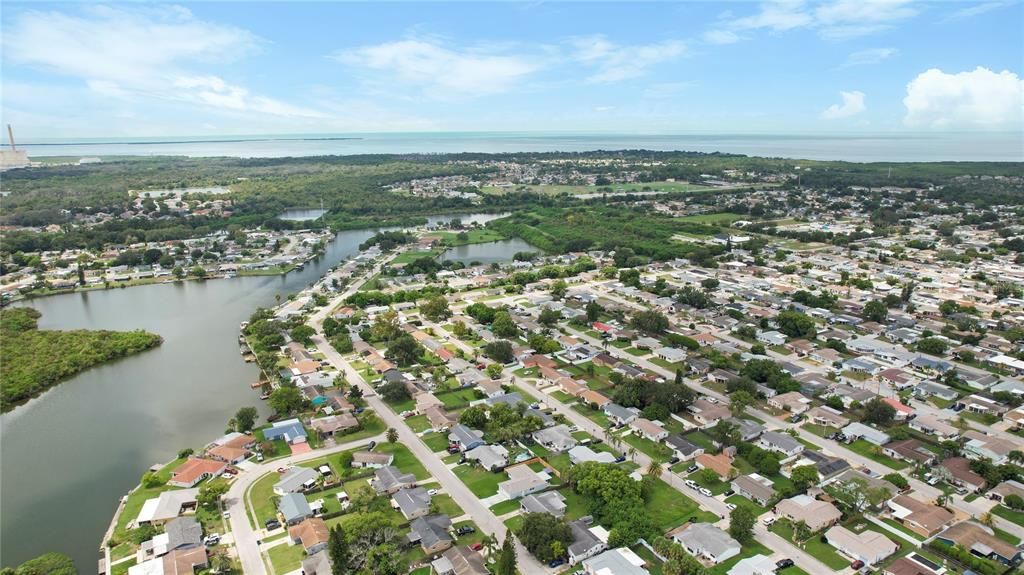 На продажу: $215,000 (2 спален, 1 ванн, 960 Квадратных фут)