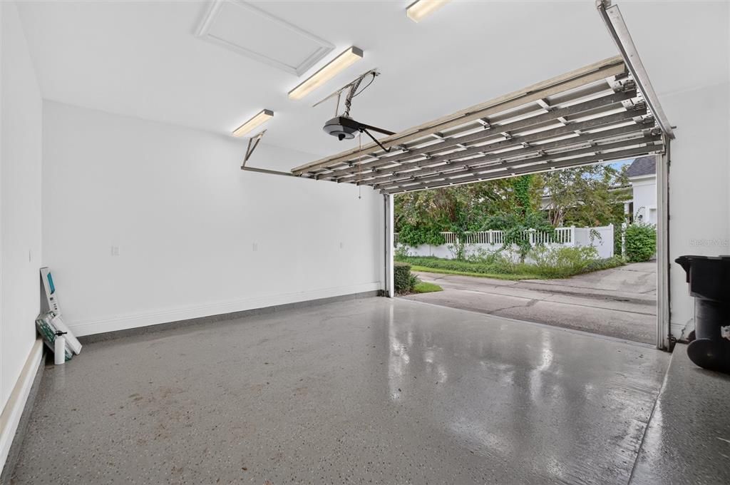 En Venta: $1,200,000 (3 camas, 3 baños, 2751 Pies cuadrados)