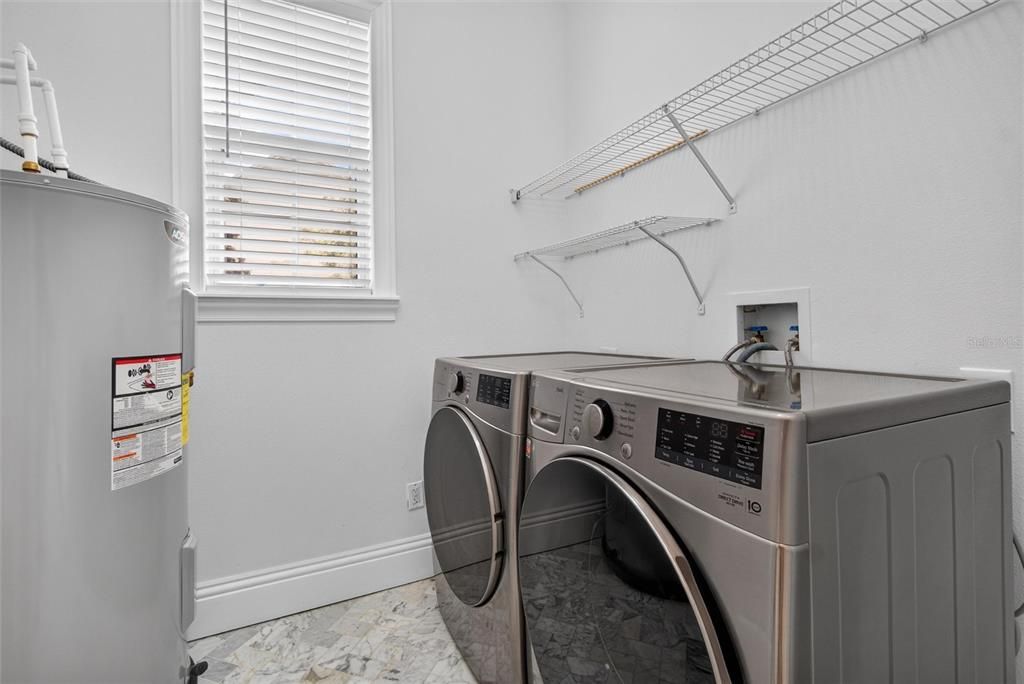 En Venta: $1,200,000 (3 camas, 3 baños, 2751 Pies cuadrados)