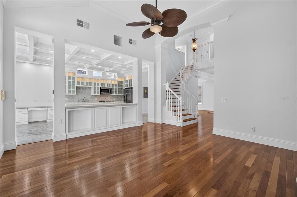 En Venta: $1,200,000 (3 camas, 3 baños, 2751 Pies cuadrados)