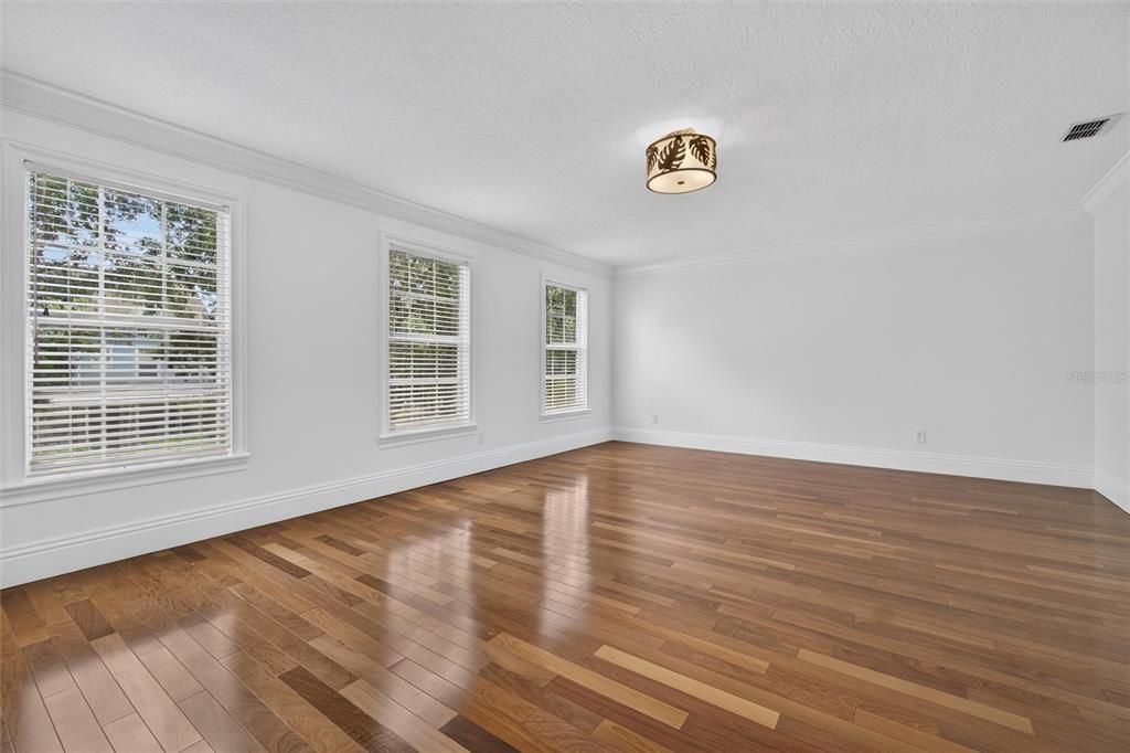 En Venta: $1,200,000 (3 camas, 3 baños, 2751 Pies cuadrados)