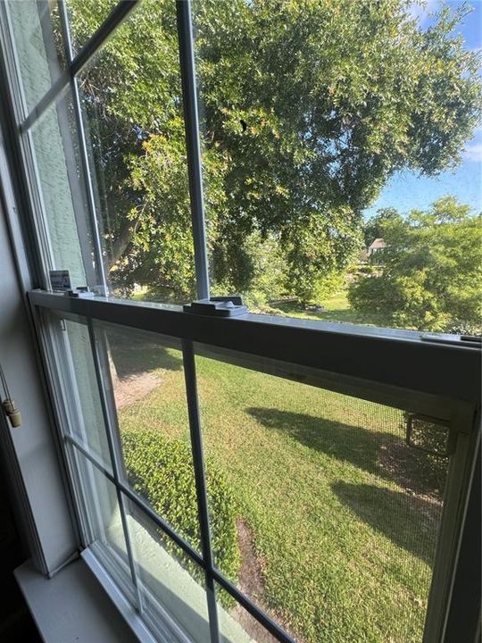 For Sale: $150,000 (2 beds, 2 baths, 993 Square Feet)