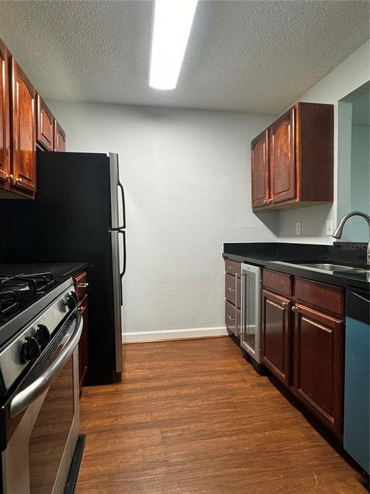For Sale: $150,000 (2 beds, 2 baths, 993 Square Feet)